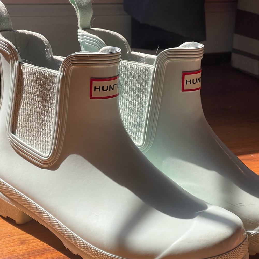 Short-ankle hunter boots